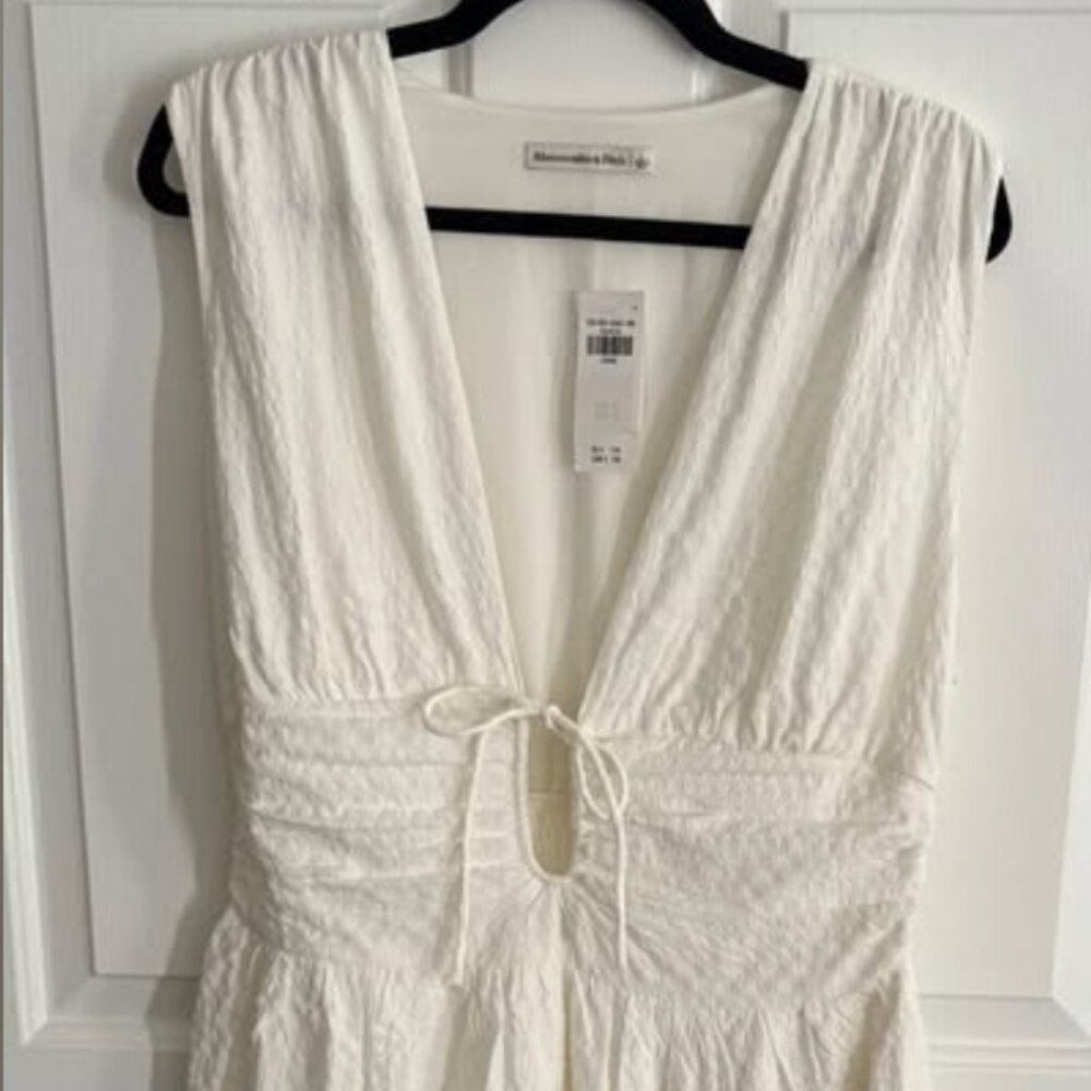 Abercrombie White Maxi Dress Size Large NWT